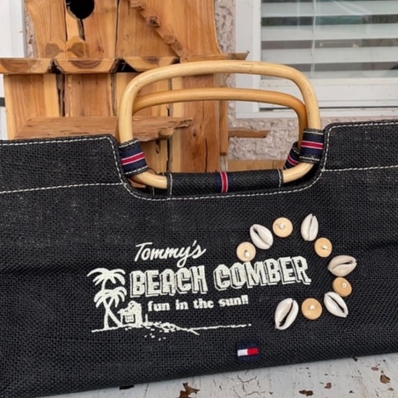 Tommy Hilfiger Handbags - Tommy Hilfiger Vintage Beachcomber Purse